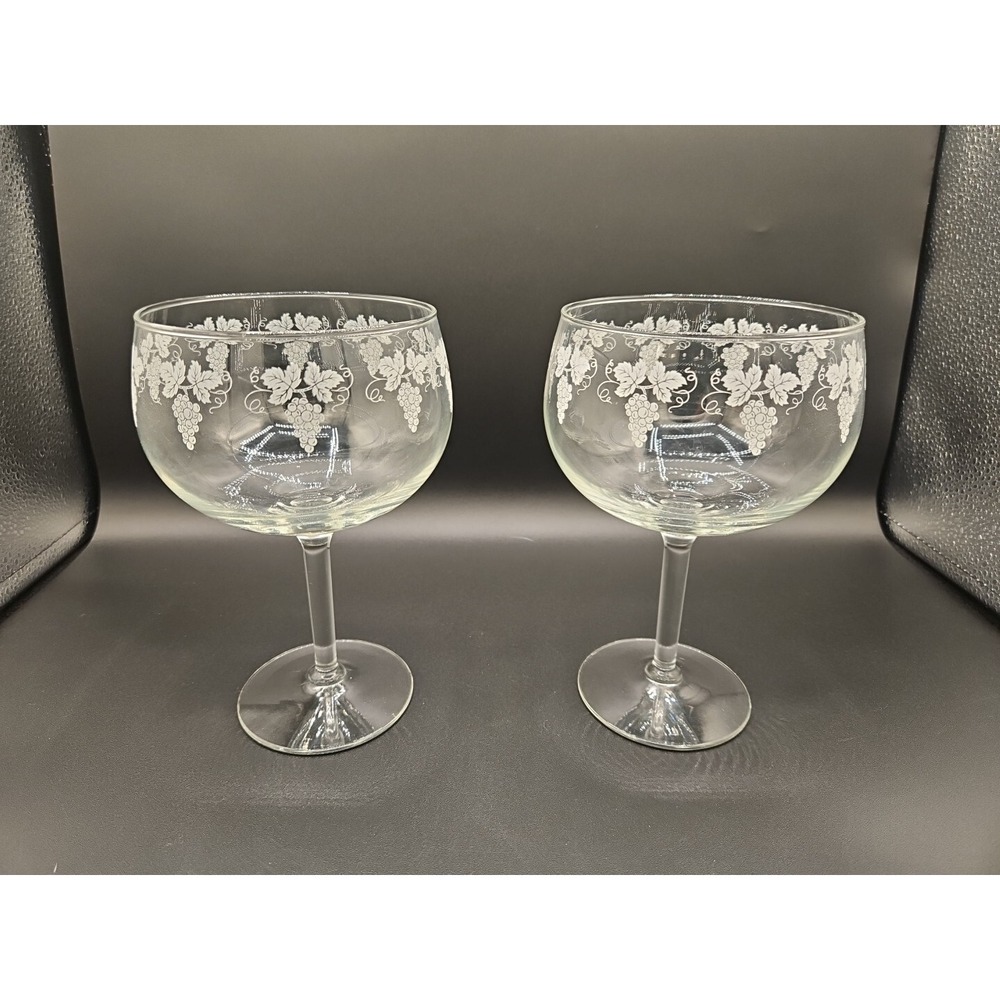 Vintage 2 Stemmed 7" Glass Wine Goblets 12oz Frosted Etched Grape Vine Scroll